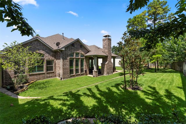 18 Dawning Flower Drive, Tomball, TX 77375