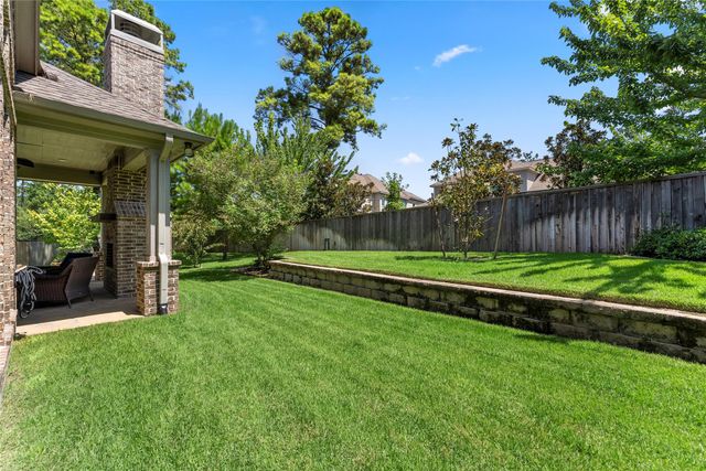 18 Dawning Flower Drive, Tomball, TX 77375
