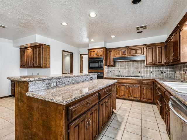 3328 Willow Brook Road, Oklahoma City, OK 73120