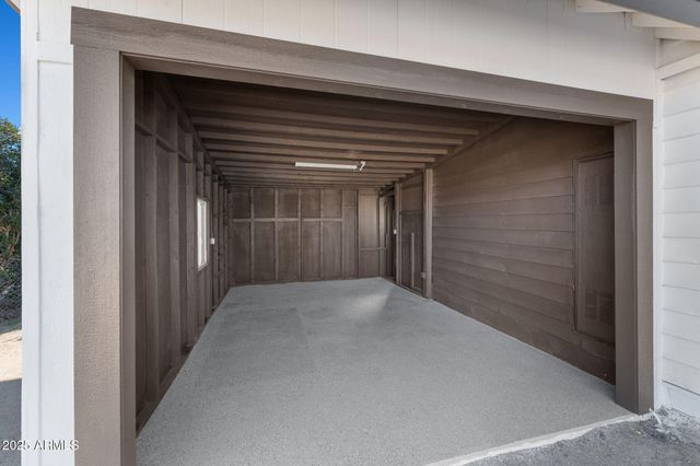 23865 W Coleman Drive, Congress, AZ 85332