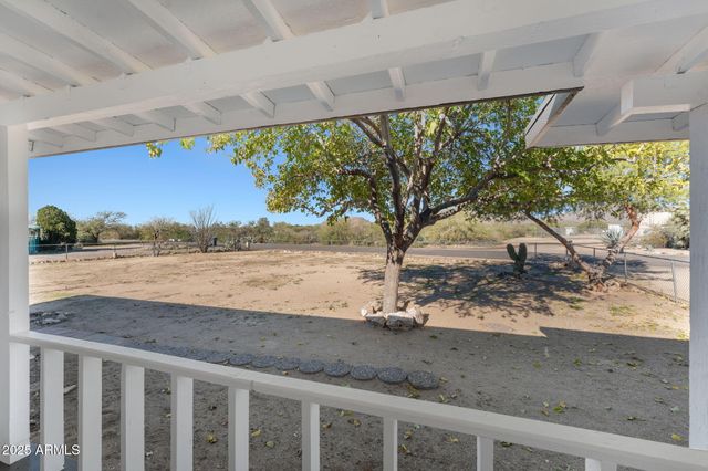 23865 W Coleman Drive, Congress, AZ 85332