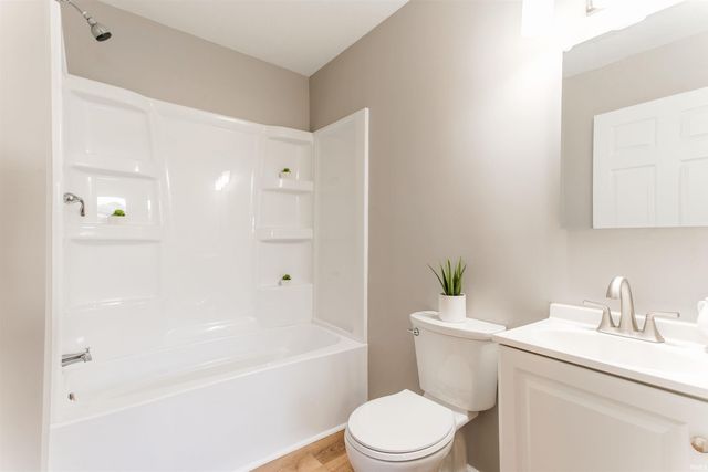 5011 Manor Court, Evansville, IN 47710