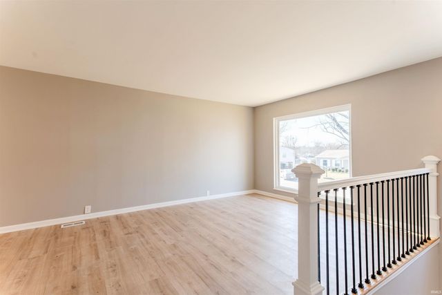 5011 Manor Court, Evansville, IN 47710