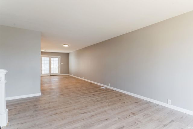 5011 Manor Court, Evansville, IN 47710