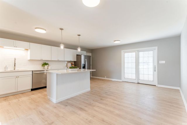 5011 Manor Court, Evansville, IN 47710