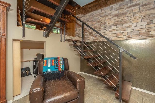 364 E 1600 Road, Baldwin City, KS 66006