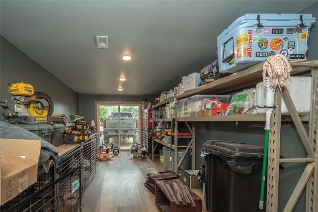 364 E 1600 Road, Baldwin City, KS 66006