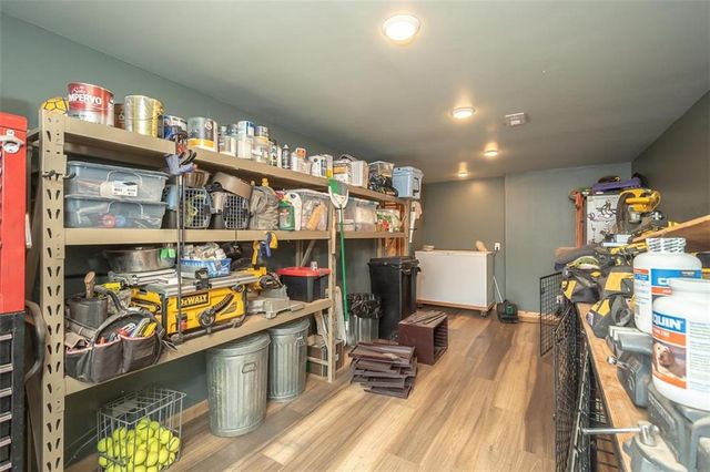 364 E 1600 Road, Baldwin City, KS 66006