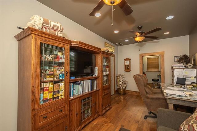 364 E 1600 Road, Baldwin City, KS 66006