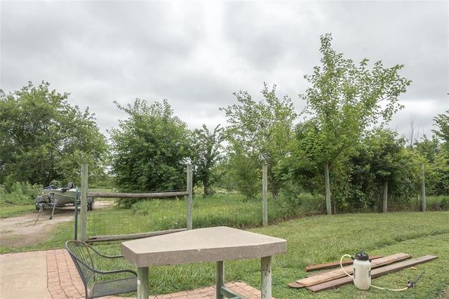 364 E 1600 Road, Baldwin City, KS 66006