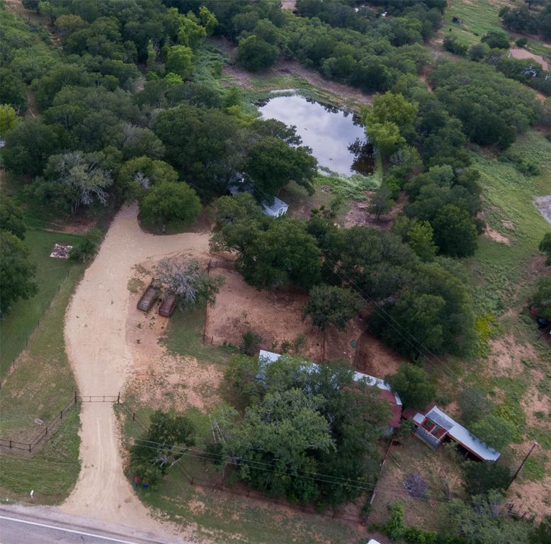 418 Fm 2984, Luling, TX 78648