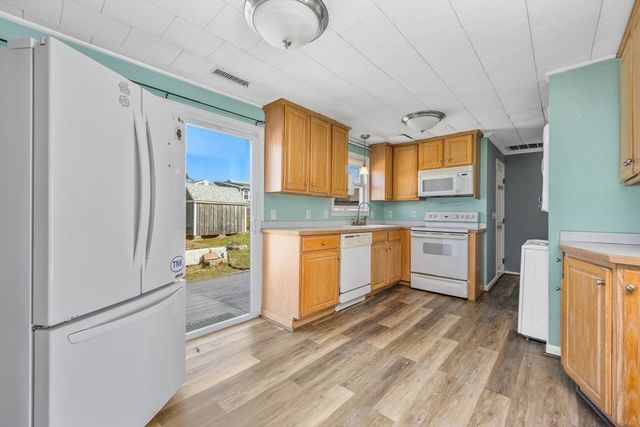 107 Knott Ave, Sandwich, MA 02563