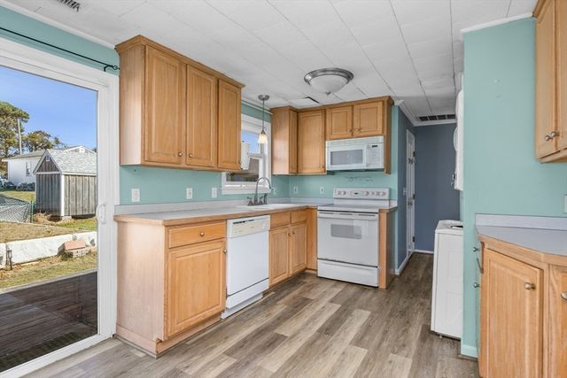 107 Knott Ave, Sandwich, MA 02563