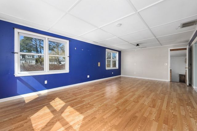 107 Knott Ave, Sandwich, MA 02563