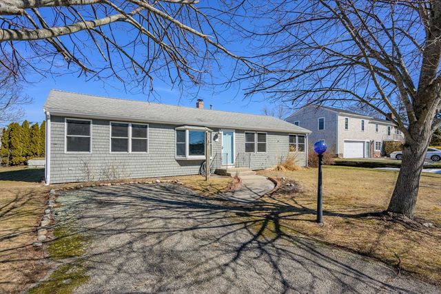 107 Knott Ave, Sandwich, MA 02563
