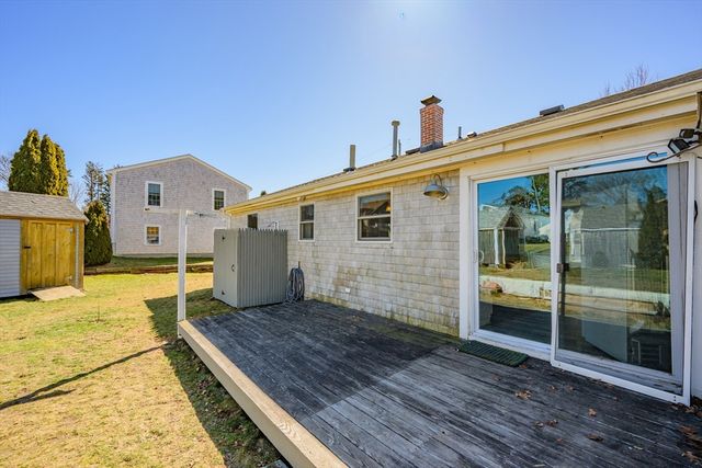 107 Knott Ave, Sandwich, MA 02563