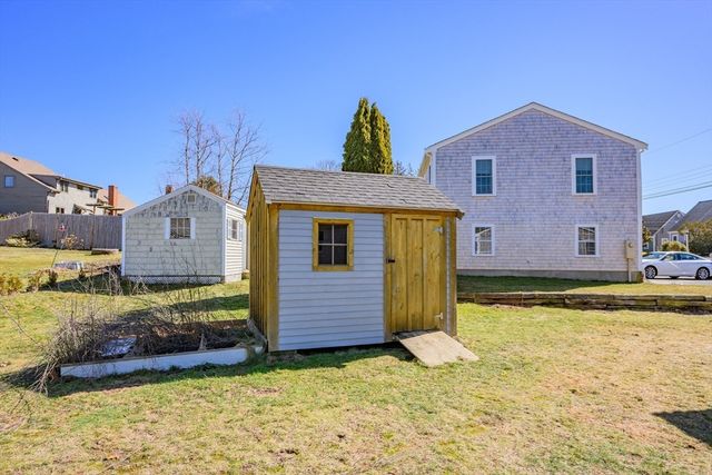 107 Knott Ave, Sandwich, MA 02563