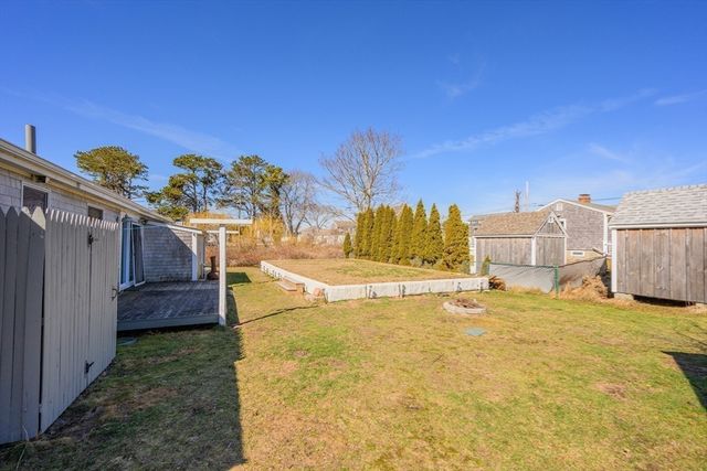 107 Knott Ave, Sandwich, MA 02563