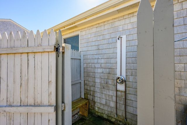 107 Knott Ave, Sandwich, MA 02563