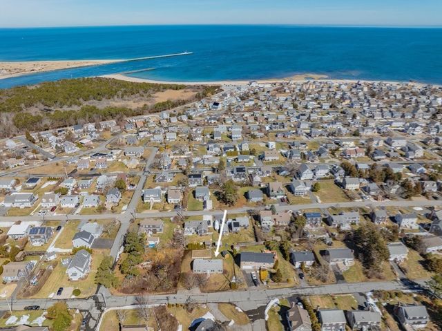 107 Knott Ave, Sandwich, MA 02563