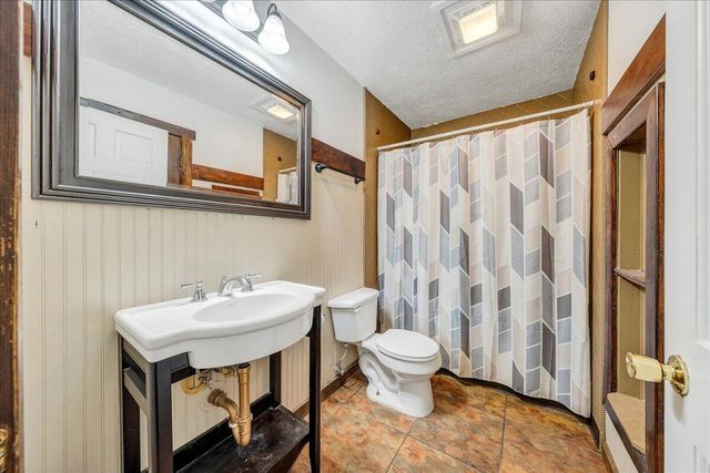 50 Mapleridge DR, Wirtz, VA 24184