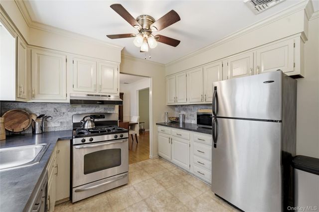 189 Cambon Avenue, Saint James, NY 11780