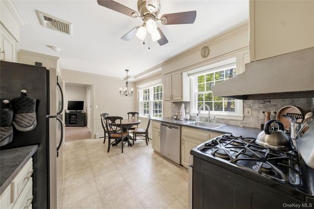 189 Cambon Avenue, Saint James, NY 11780