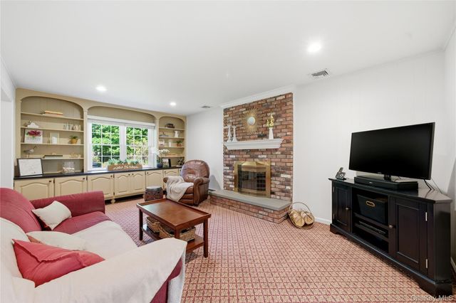 189 Cambon Avenue, Saint James, NY 11780