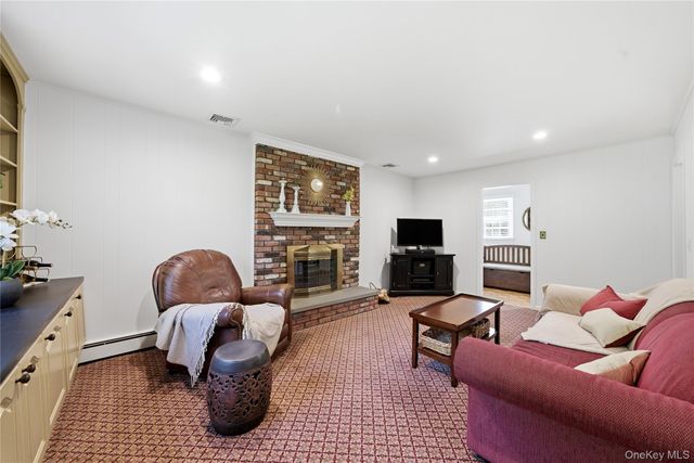 189 Cambon Avenue, Saint James, NY 11780