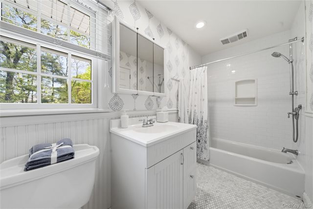 189 Cambon Avenue, Saint James, NY 11780