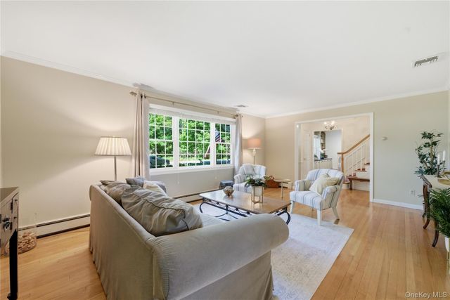 189 Cambon Avenue, Saint James, NY 11780