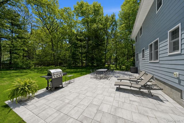 189 Cambon Avenue, Saint James, NY 11780
