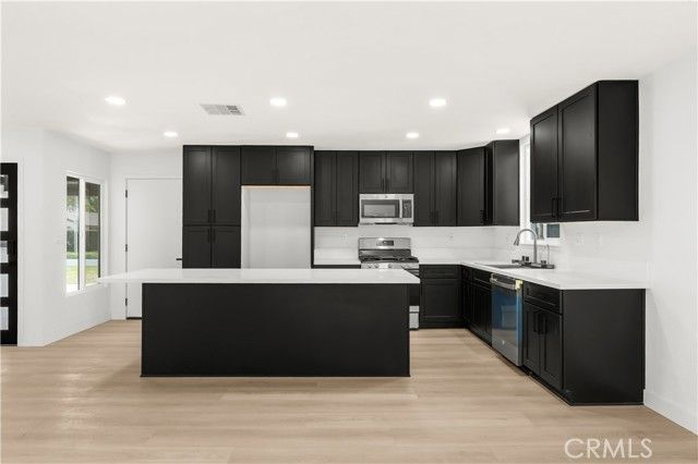 1437 E I Street, Ontario, CA 91764