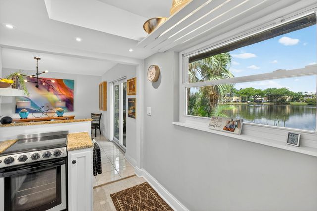 4001 NE 14th Avenue, Oakland Park, FL 33334