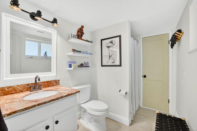 4001 NE 14th Avenue, Oakland Park, FL 33334