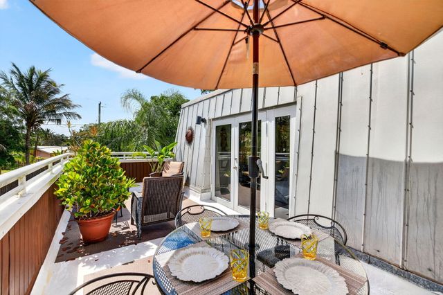 4001 NE 14th Avenue, Oakland Park, FL 33334