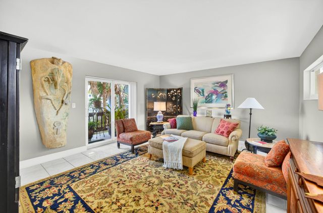 4001 NE 14th Avenue, Oakland Park, FL 33334