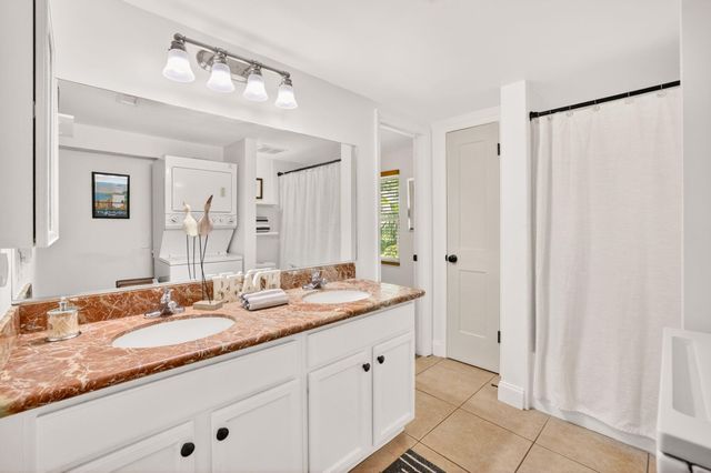 4001 NE 14th Avenue, Oakland Park, FL 33334
