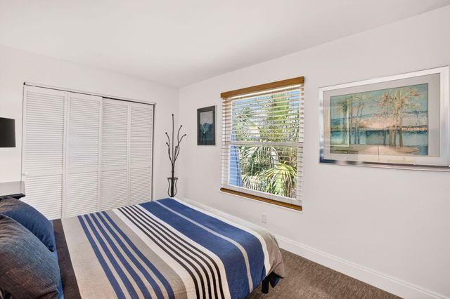 4001 NE 14th Avenue, Oakland Park, FL 33334