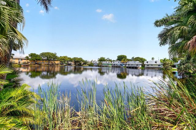 4001 NE 14th Avenue, Oakland Park, FL 33334
