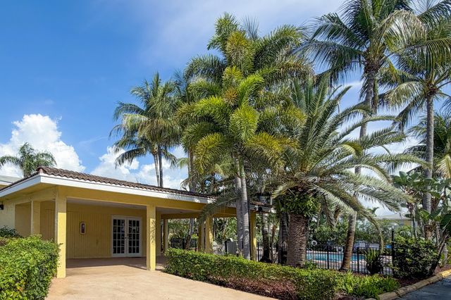 4001 NE 14th Avenue, Oakland Park, FL 33334