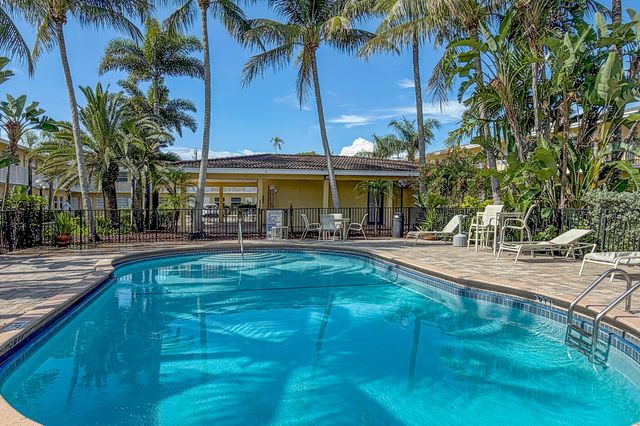 4001 NE 14th Avenue, Oakland Park, FL 33334