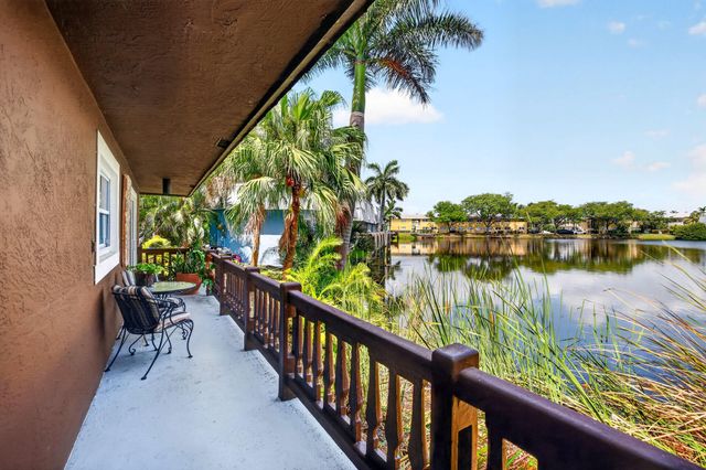 4001 NE 14th Avenue, Oakland Park, FL 33334