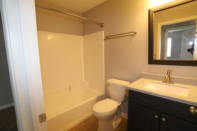 1700 Rivers Edge Drive SE, Minot, ND 58701