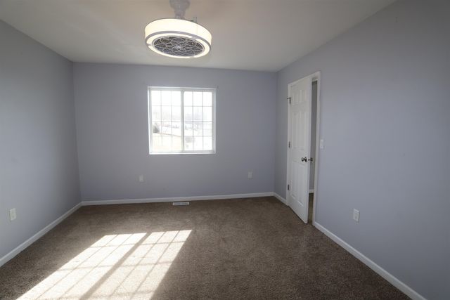 1700 Rivers Edge Drive SE, Minot, ND 58701