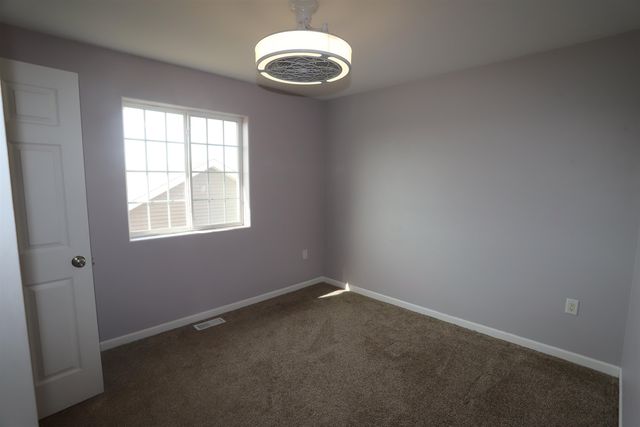 1700 Rivers Edge Drive SE, Minot, ND 58701