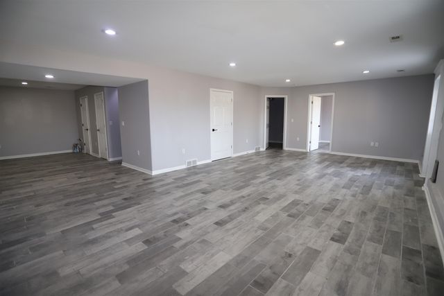 1700 Rivers Edge Drive SE, Minot, ND 58701