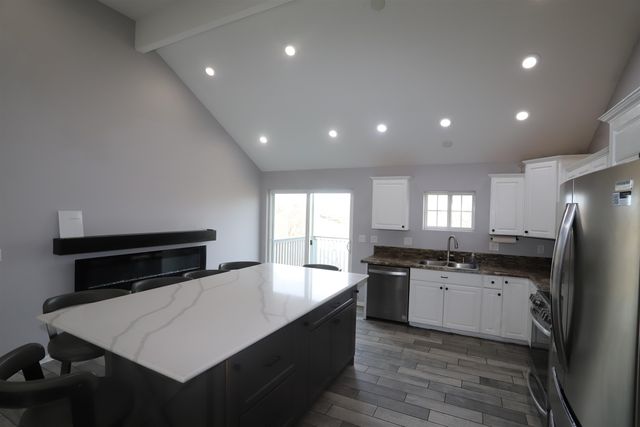 1700 Rivers Edge Drive SE, Minot, ND 58701