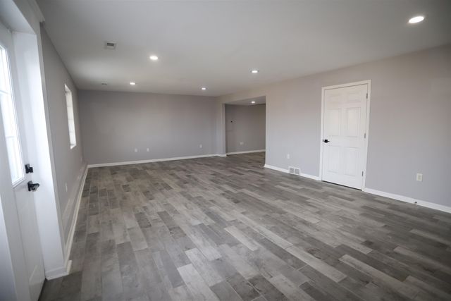 1700 Rivers Edge Drive SE, Minot, ND 58701