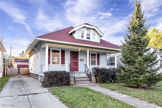 2196 Clarence Avenue, Lakewood, OH 44107